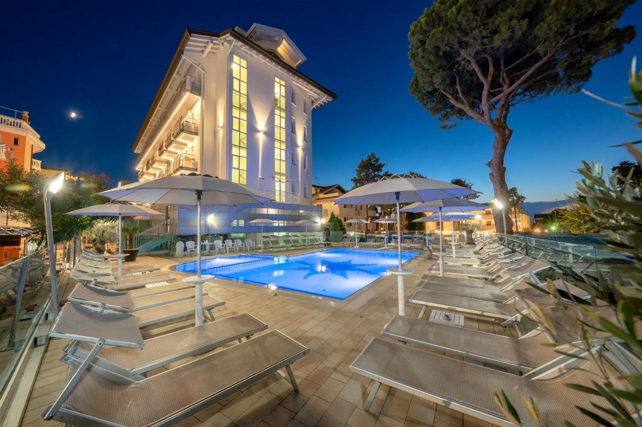 Hotel Helen Caorle Esterno foto