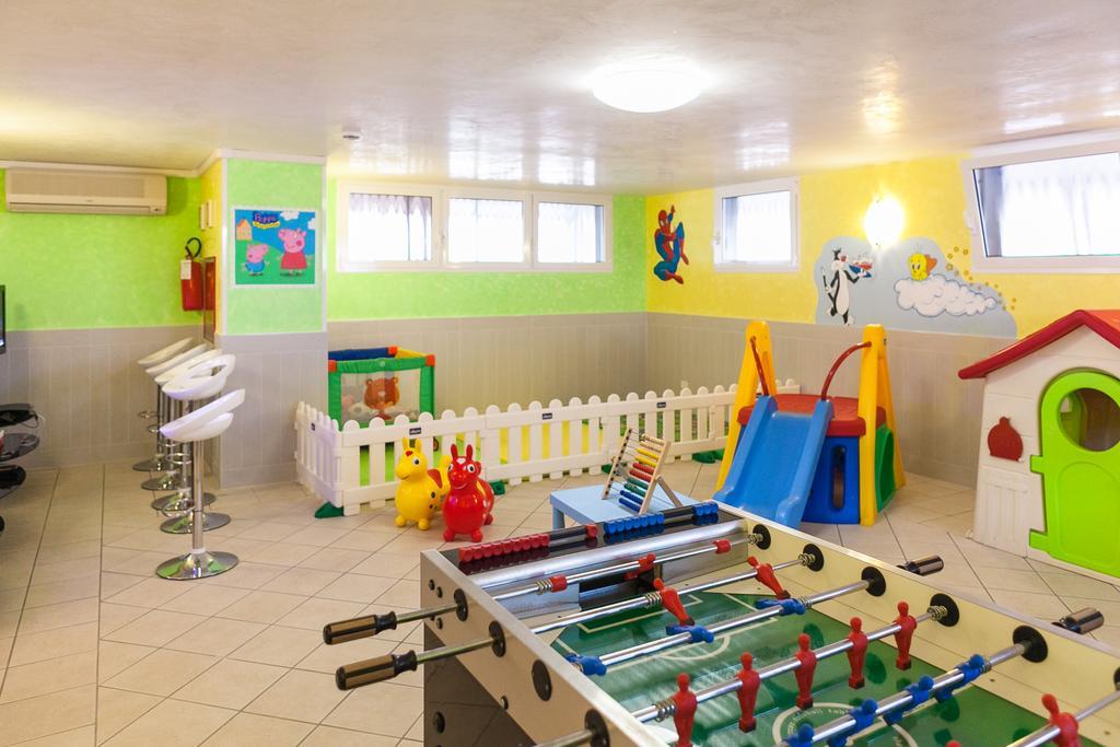 Hotel Helen Caorle Esterno foto